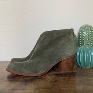 Vince. Havana Notch Ankle Booties